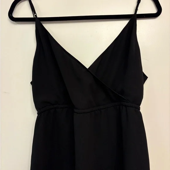 Aritzia Babaton Black V-neck Warren Cami - Picture 7 of 7
